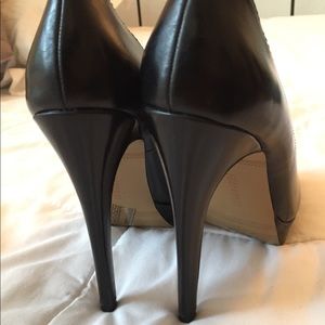 Black high heels 👠